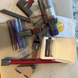 Dyson V10 Cyclone Vacuum With Attachments 