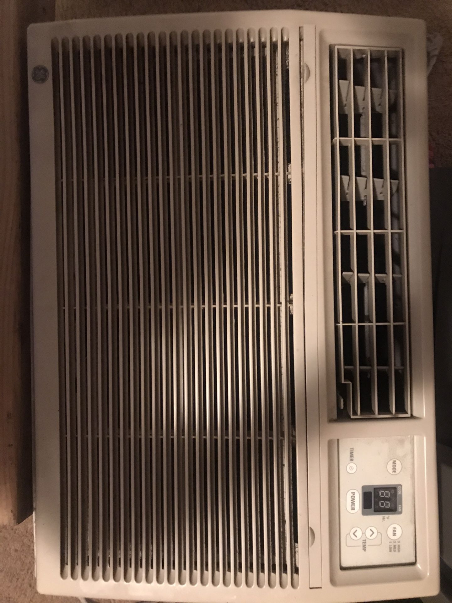 12,400 BTU air conditioner , Good condition very cold air