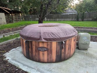 SaluSpa Helsinki Inflatable Hot Tub