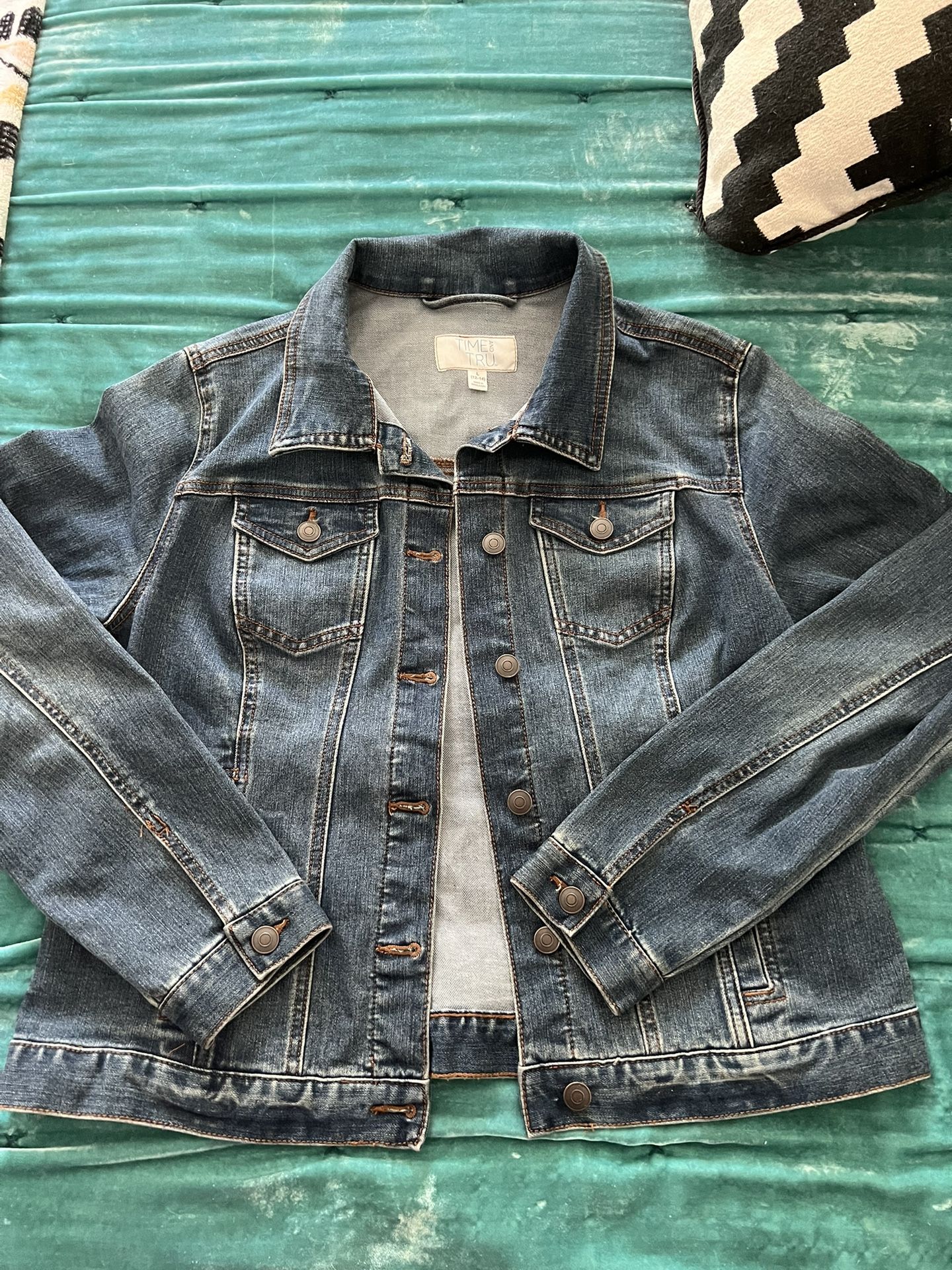 Dark Denim Long Sleeve Jean Jacket 🧥