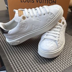 Time Out Luis Vuitton Sneakers 