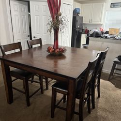 Dinning Room Table