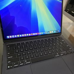 Macbook M4 13" Perfect Condition