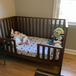 Crate & Barrel Taylor Crib
