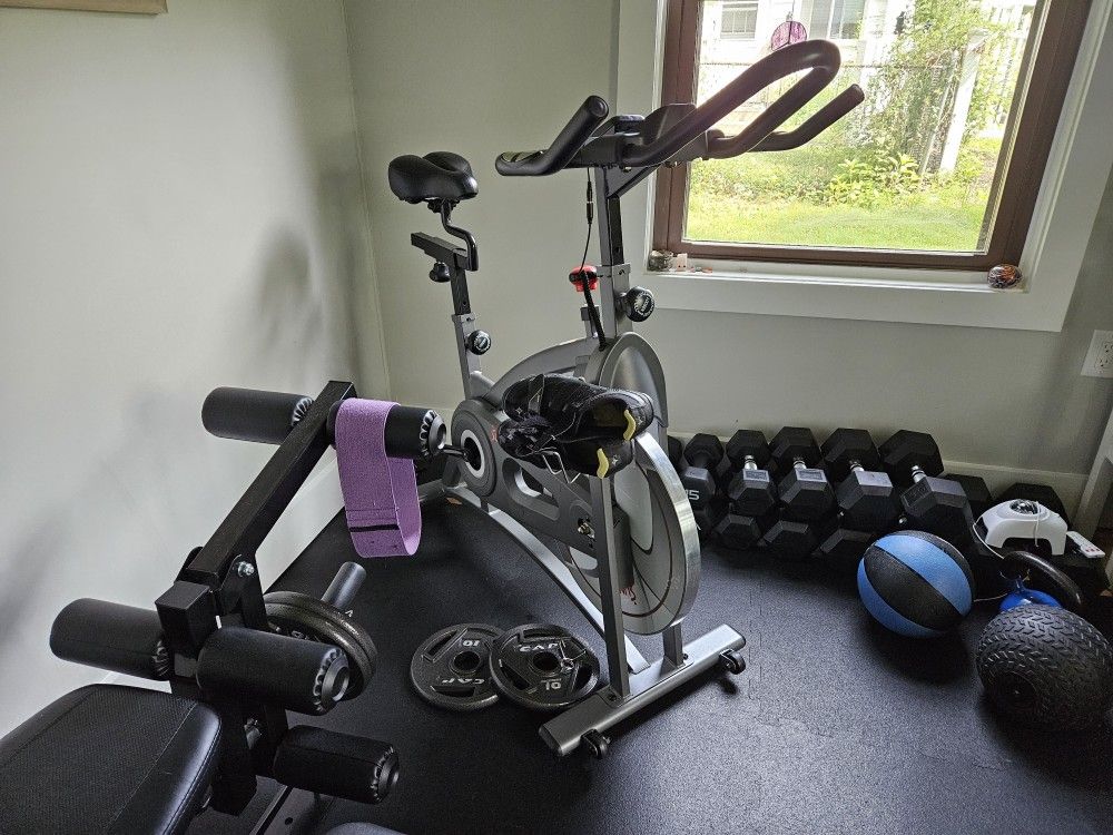 Sunny Indoor Magnetic Exercise Bike. Stationary Bike