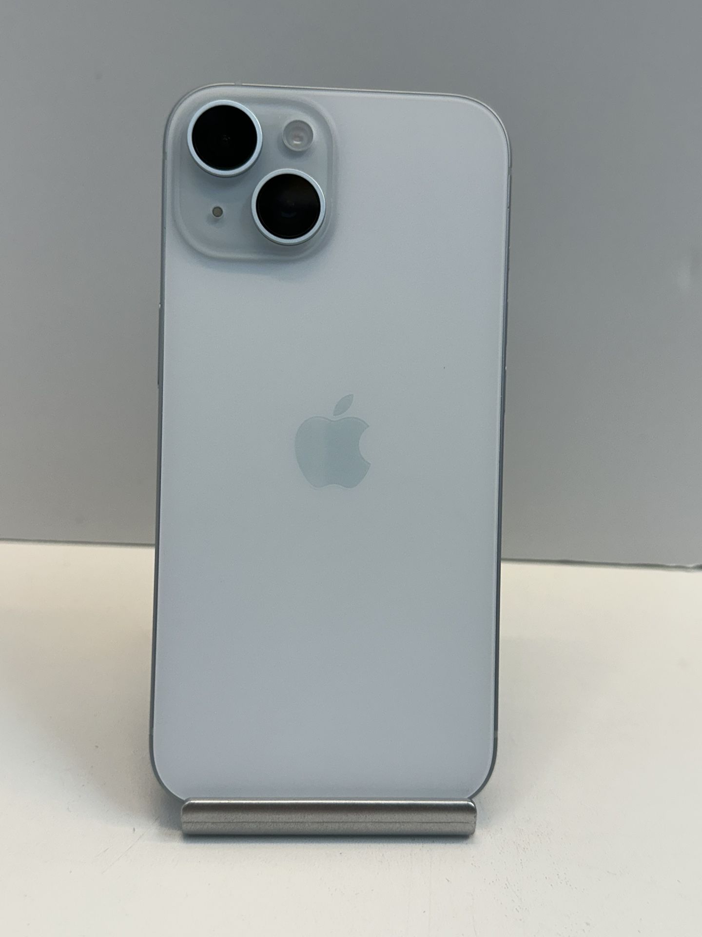 Apple iPhone 15 128gb. ( Fully Unlocked )