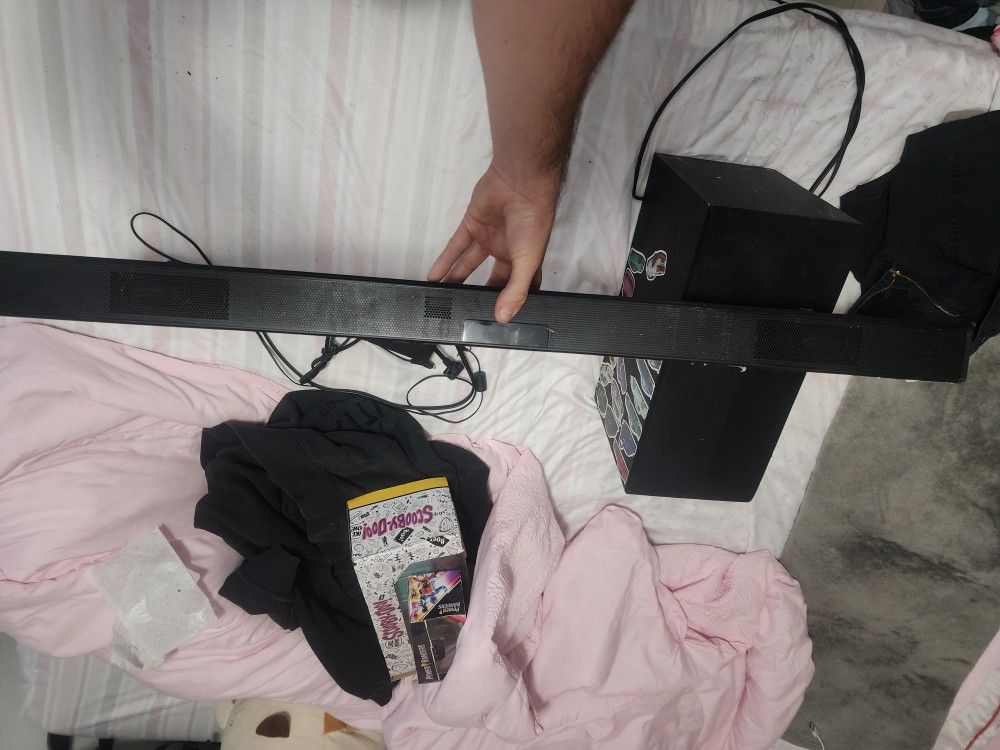 Lg Sound Bar And Subwoofer