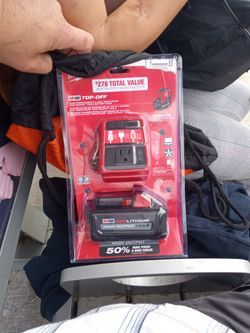 Milwaukee 6.0 Battery And Top Off Combo 