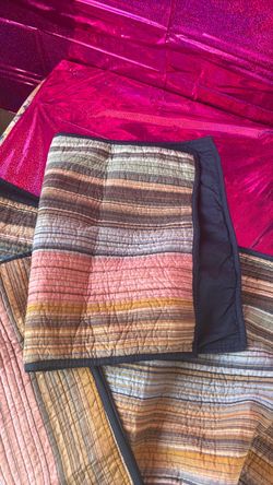 Queen size bedspread, and pillow shams
