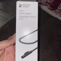 Microsoft 24 W Adapter
