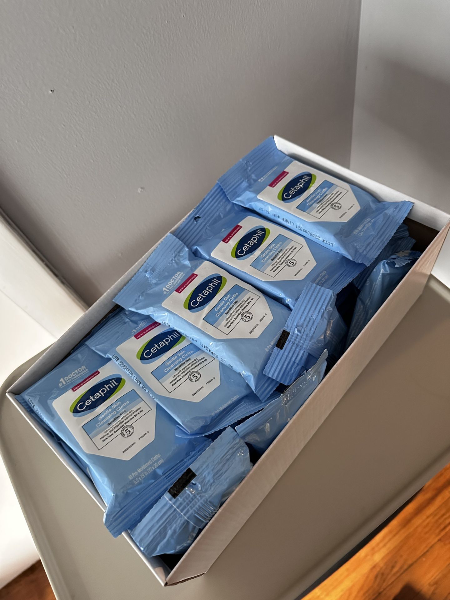 $50 Bundle 34 Pack Cetaphil Cleansing cloth