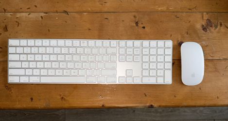 Apple Magic Keyboard & Mouse