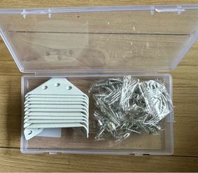 White Universal Stainless Steel Furniture Corner Connector, Triangle Metal Angle Corner Brackets For Wood Furniture Corner Connectors (10PCS)