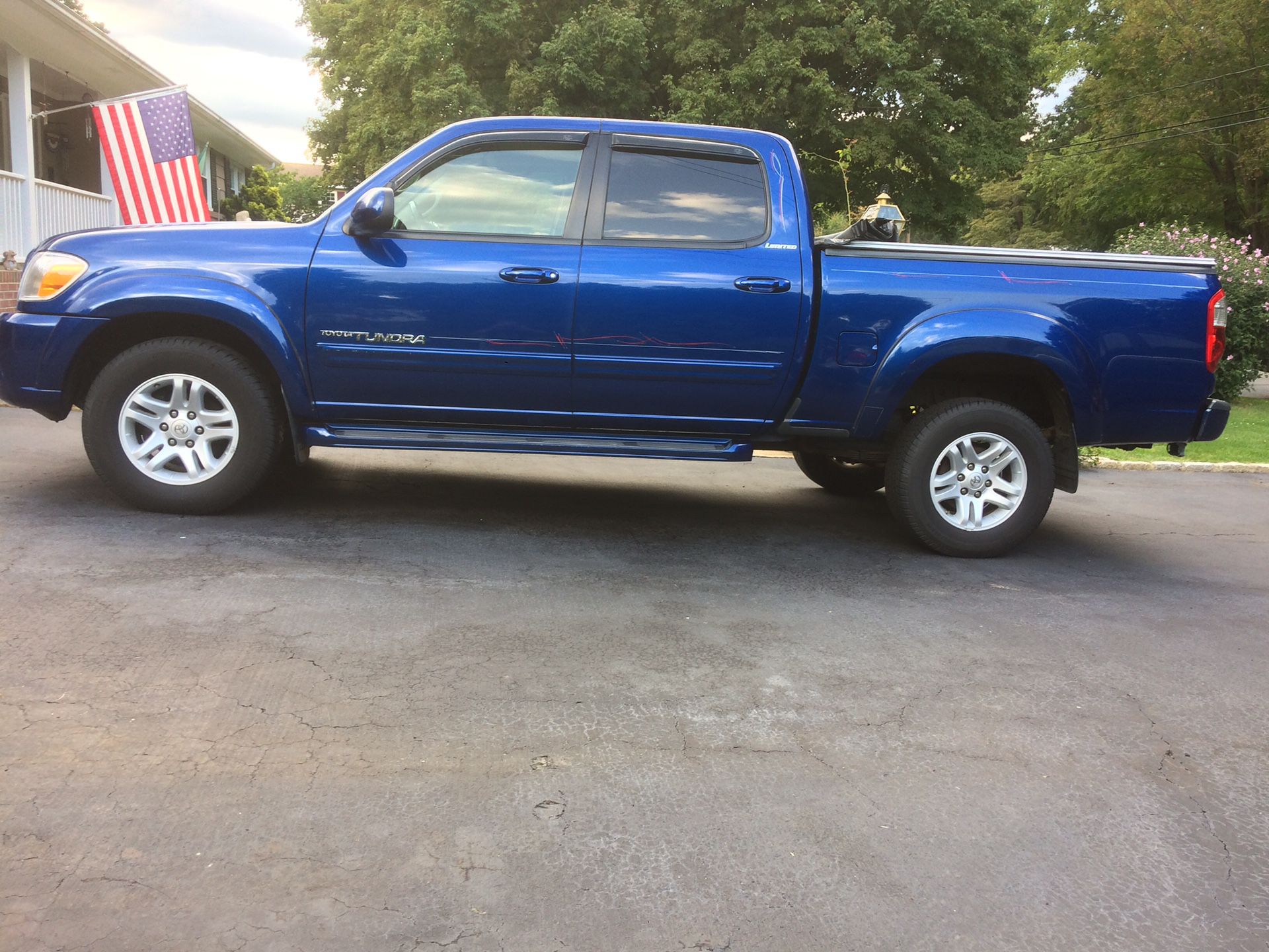Must read. 2005 Toyota Tundra double cab 4 dr. Limited. 6.5 ft bed. 65000 miles. Never in a accident. I bought this truck 14 mo old. I’m the second o