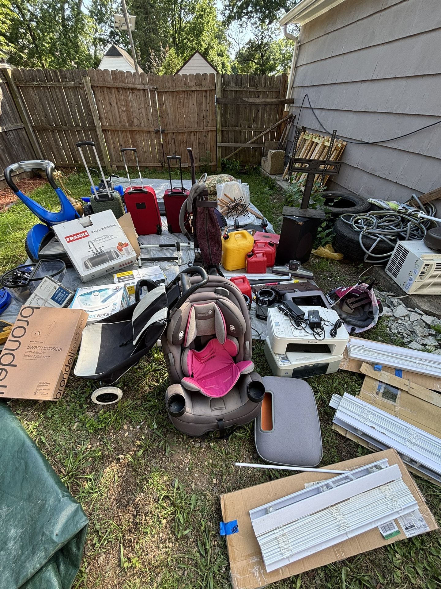 Garage sale ( Everything In Site For Sale)