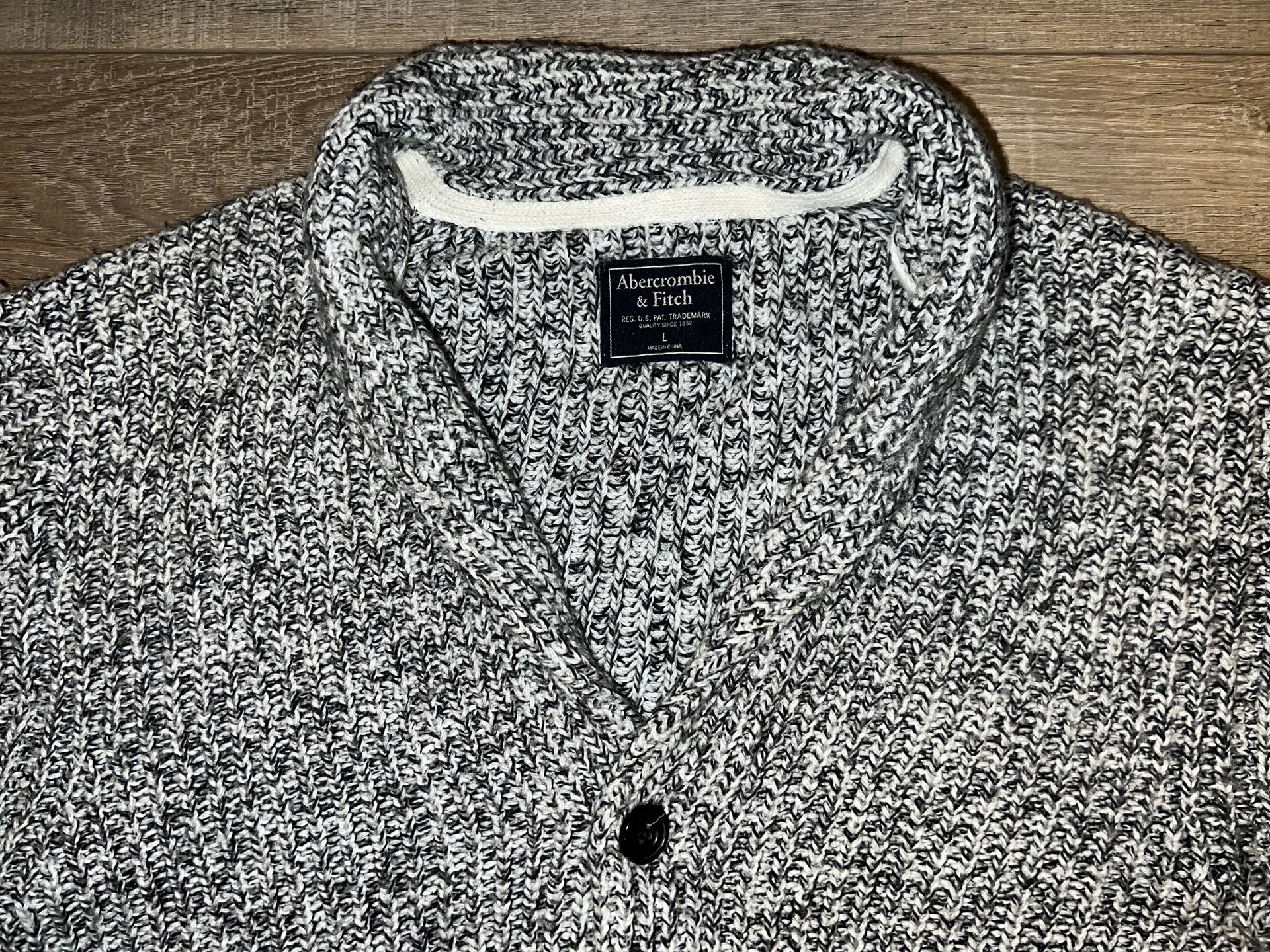 Abercrombie & Fitch Men’s Cardigan Sweater Large