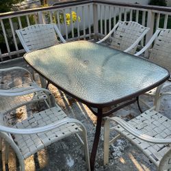 Outdoor Table And Five Chairs