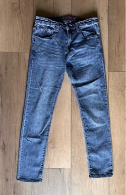 GUESS Men’s Skinny Fit Blue Medium