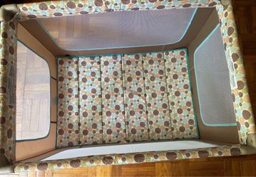 Dream on me playpen portable, clean p/up Sheepshead Bay Brooklyn NY