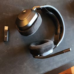 Corsair HS80 headphone