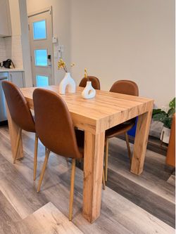 Rustic Oak Italian Dining table with 4 chairs