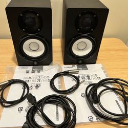 Like New Yamaha HS5 Monitors(speakers)