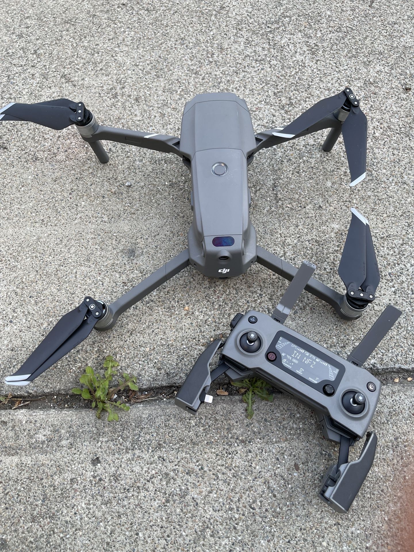 😍  DJI Mavic 2 Zoom - Drone Quadcopter UAV with Optical Zoom 4K