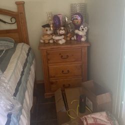 Queen Bed Room Set Two Chest, Two Night Stands Bed Frame With Head Board 