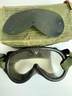 VINTAGE Stemaco Products  ORIGINAL GOGGLES 8465-01-004-2893 w/ Box With Len