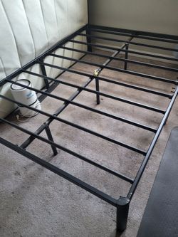 Full bed w/ metal bed frame