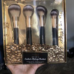 Set of 4 Contour Makeup Brushes