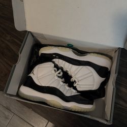 Gently Used Jordan 11 Graditudes Size 5 Og All $75