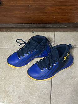 Curry’s Shoes Kids Size 1.5.         $25