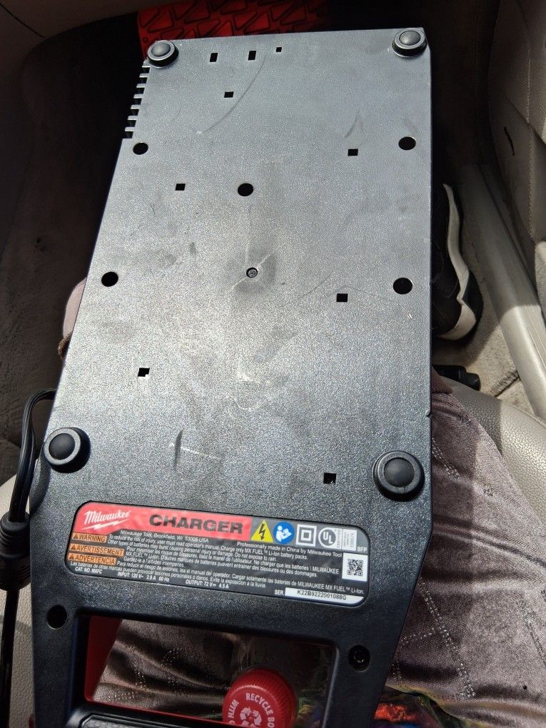 Milwaukee Mx Fuel Charger