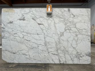 G08 2cm Calacatta Vagli Honed