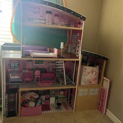 Doll House, Furniture, Clothes, Accessories And Dolls 