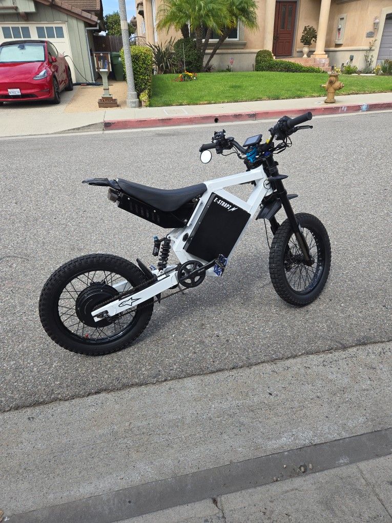E-STRAPZ STEALTH BOMBER