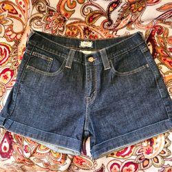 $7     LEVIS NAVY SHORTS     SIZE 6