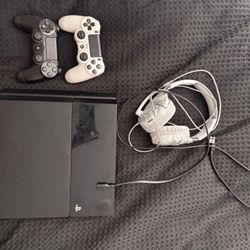 PS4/ Headphones 