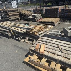 Free Empty Pallets 