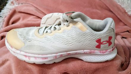 Girls Under Armour Size 3Y White Pink Camouflage
