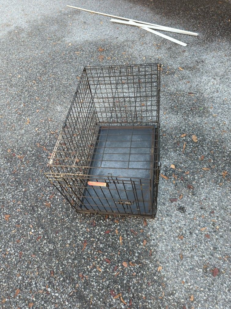 Medium Sized Pet Crate/Kennel