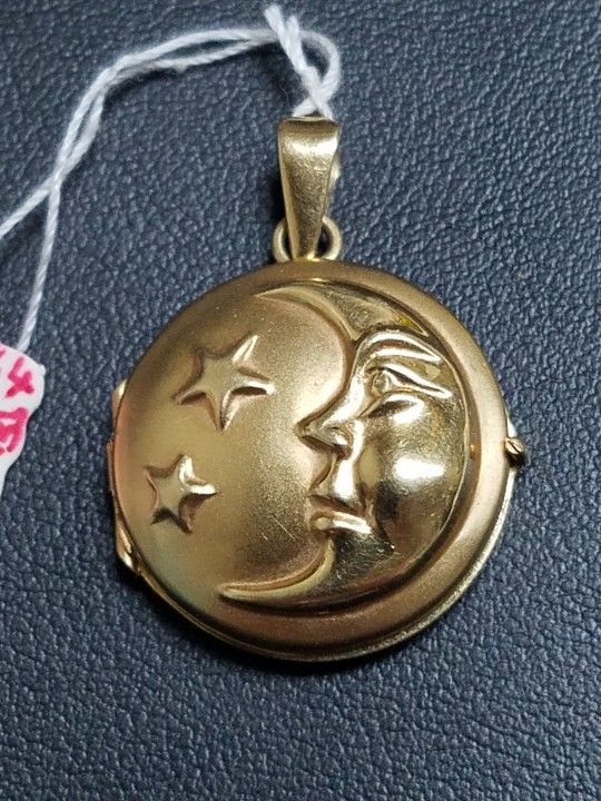 18k Yellow Gold Moon And Star Locket With Two Windows 25x35mm In Size