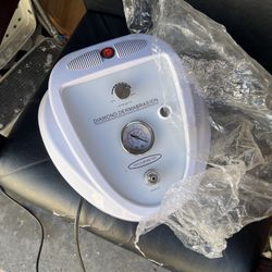 NEW Diamond Microdermabrasion Motor Base – Tested and Working  ⸻  Description  Brand-new diamond microdermabrasion vacuum base. Still in its protectiv