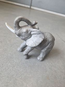 Baby elephant decoration