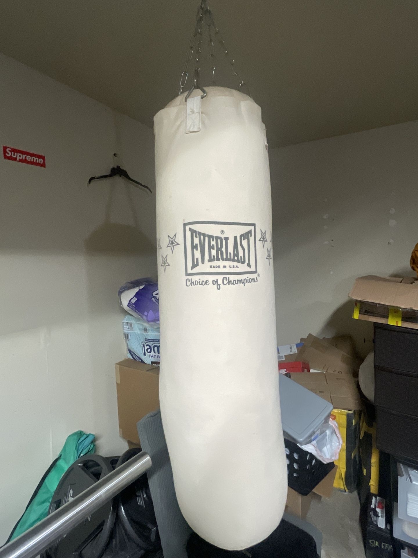 Everlast heavy bag classic canvas model 80lbs USED comes with 4 gloves and hanging chain,All Products : American Fashion Style Bags On Sale