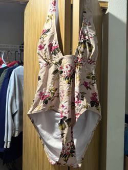 Women’s Size m Bathing Suit 