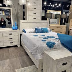 GORGEOUS, STURDY Bedroom Set at an AMAZING PRICE!