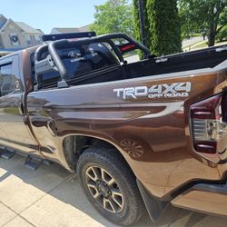 2017  Tundra Trifold Cover 