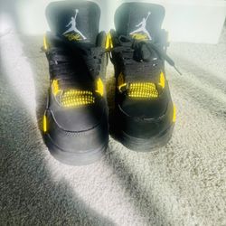Jordan 4 Retro